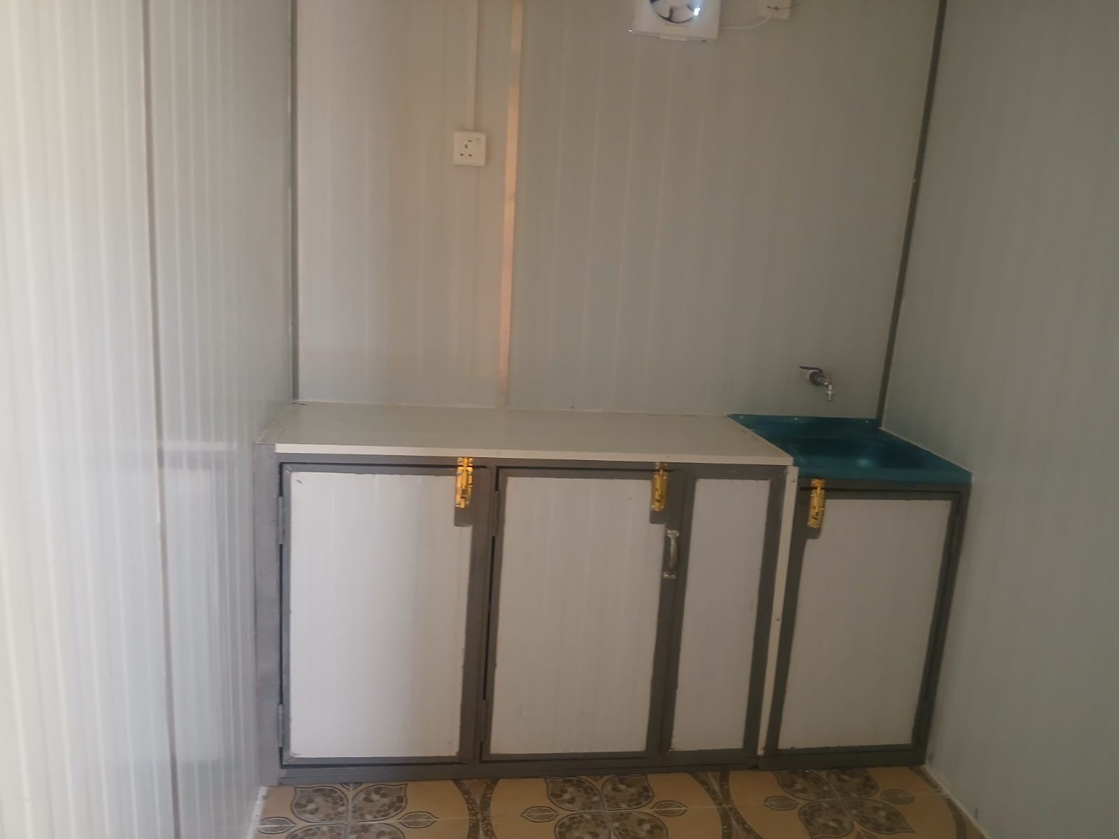 Expandable Container Cabin for Glamping